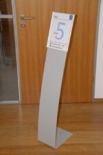 Plano Bodenaufsteller mit A3 oder A4 Schild