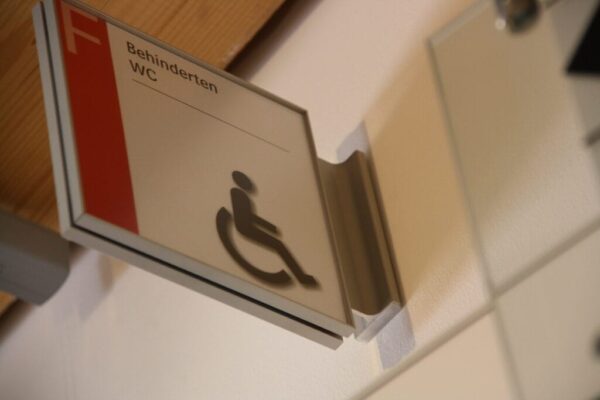 Formo_einschub_Fahnenschild Formo einschub Fahnenschild – Bild 1